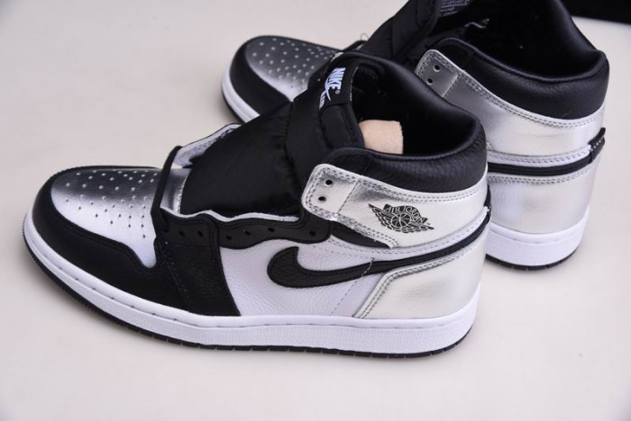 Air Jordan 1 High OG    “Silver Toe”  CD0461-001