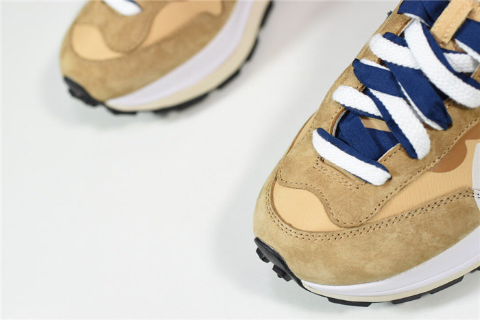 sacai Nike VaporWaffle Sesame DD1875-200