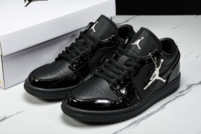 Air Jordan 1 Low “Black Croc”  HJ7743-010