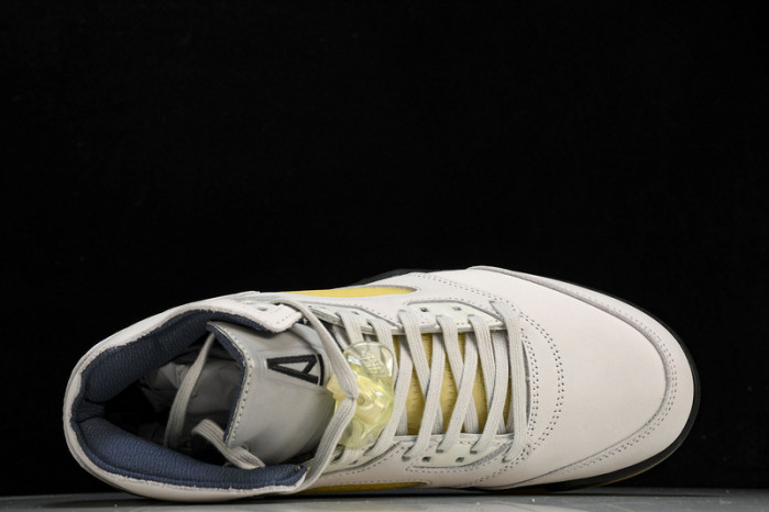 A Ma Maniére Air Jordan 5 Diffused Blue FZ5758-004