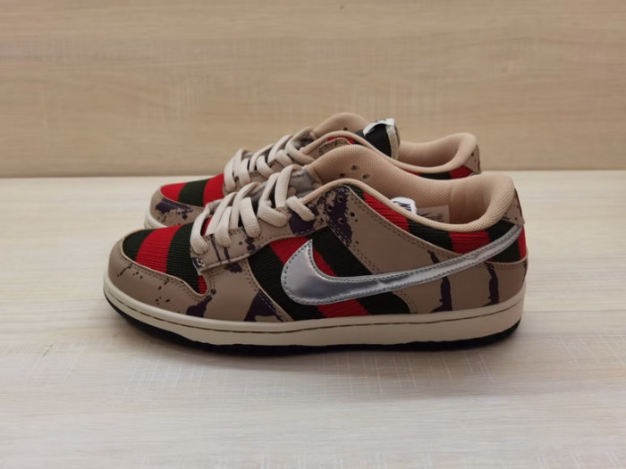 Nike SB Dunk Low Freddy Krueger - 313170-202