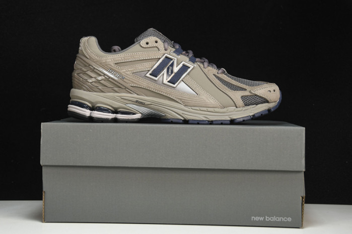 N*EW B*ALANCE COPSHOE NB-053