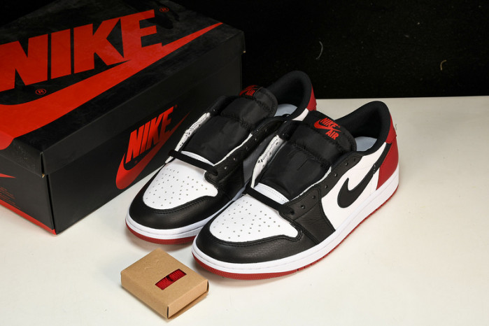 Jordan 1 Retro Low OG Black Toe - CZ0790-106