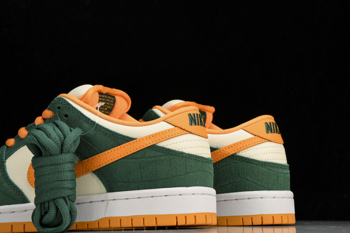 Dunk Low Pro SB 