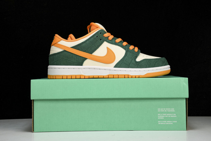 Dunk Low Pro SB 