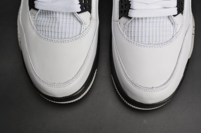 Air Jordan 4 OG “White Cement”  840606-192