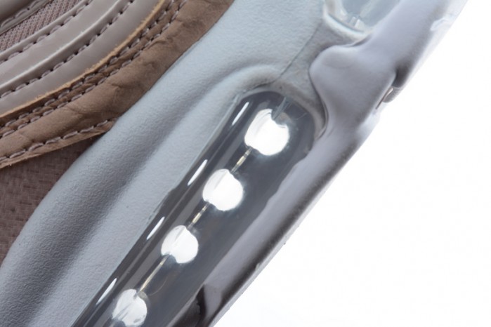 NIKE womens AIR MAX 97 PRM "PINK SCALES" 917646-600