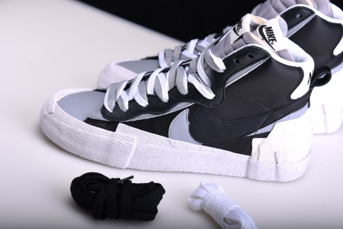 Nike Blazer High sacai white-grey - BV0072-002
