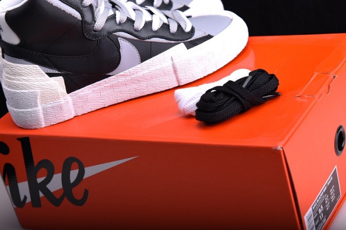 Nike Blazer High sacai white-grey - BV0072-002